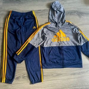 Adidas Boys 2 pc Set size 7
